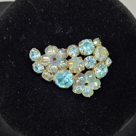 Vintage Rhinestone Flower Brooch Pin Floral Aqua Blue Iridescent - Picture 1 of 5